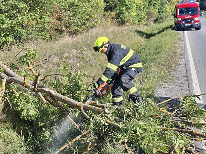 Technický zásah na komunikaci Lánov - Čistá